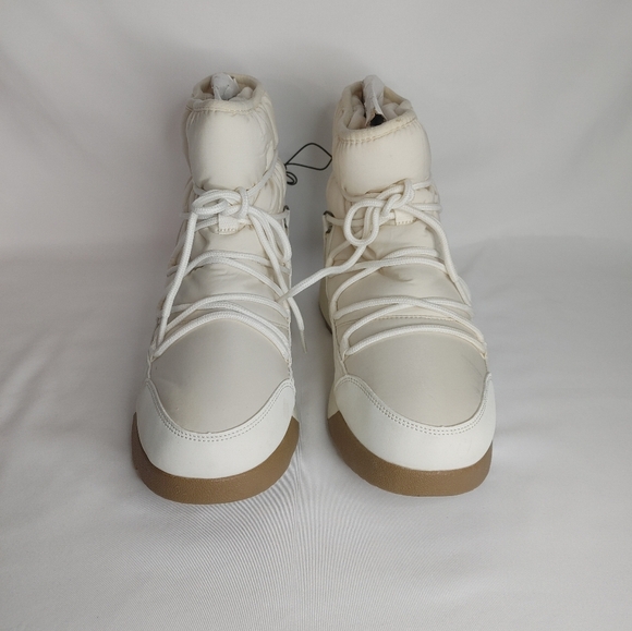 Women’s A New Day Winter Snow Boots Cream White Warm Lined Size 11 New With Tags - Picture 3 of 9